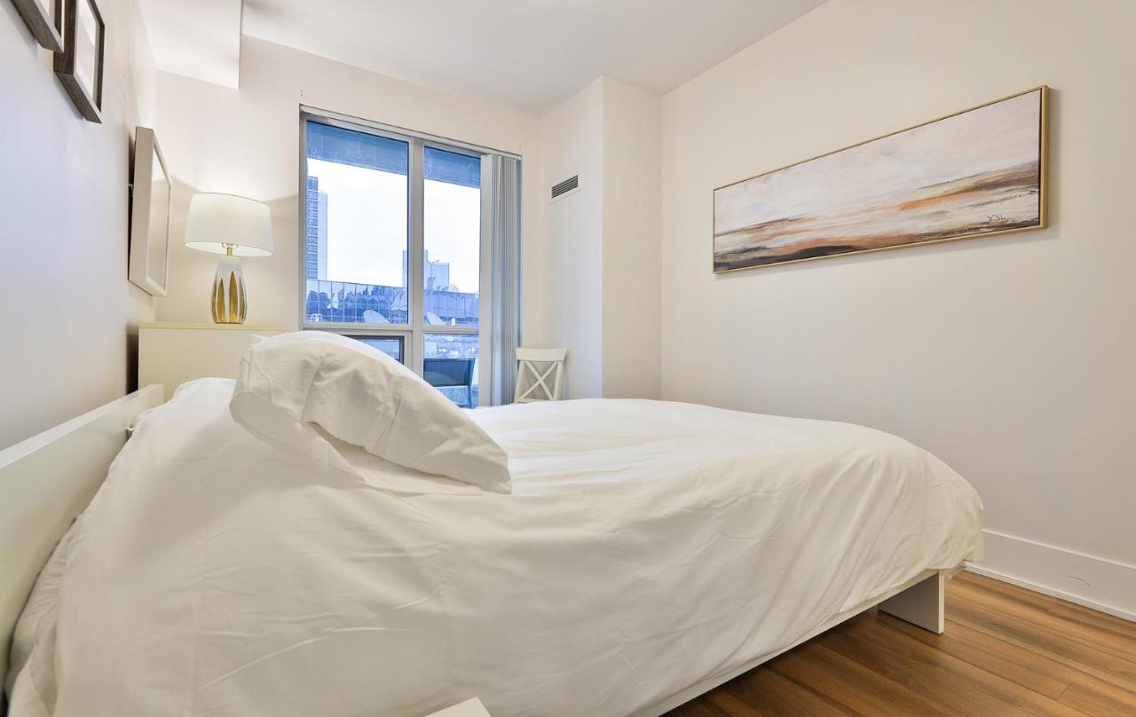 Luxury Condo Prime Location 토론토 외부 사진